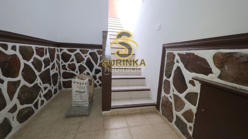 Foto f7375c47-30b2-4c4d-97d4-19a93bd4d50a. Casa adossada amb aparcament a Jinamar Telde