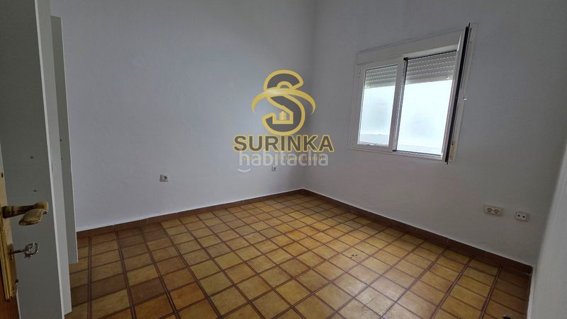 Foto ffd4cd74-e9ef-45aa-a458-ee7b4dde0e22. Casa adossada amb aparcament a Jinamar Telde