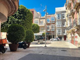 Edifici a El ciprés 6. Edificio con fachada a dos calles en casco histórico