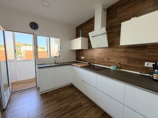 Appartement à Calle sagitario 7. Piso reformado y luminoso con vistas al atalaya