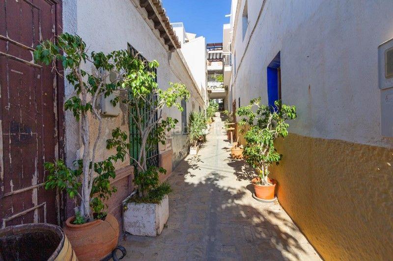 Foto c0bedbf0-90a8-484a-ace9-29634f65ca14. Wohngrundstück in calle horno nuevo 1 in Centro Salobreña