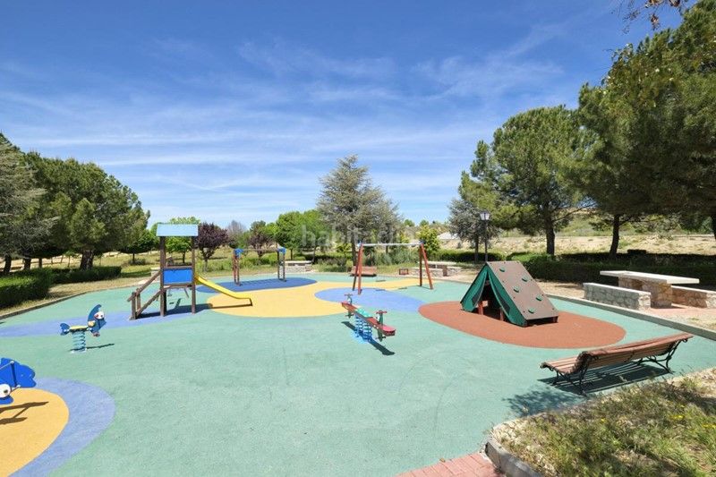 Foto 2083a7a2-f5b4-4462-9a33-ffa0f0868f52. Terreny residencial a calle jara 2 a Dílar