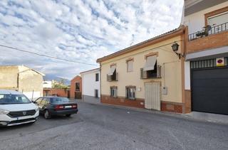 Casa a Calle adrián lópez iriarte 7. En zona centro de padul