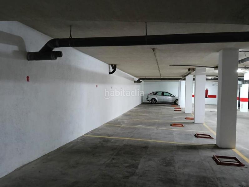 Foto b871ed8c-7dcf-407c-b234-edbfce9fe185. Autoparkplatz in calle juan de la cosa 39 in Santa Fe