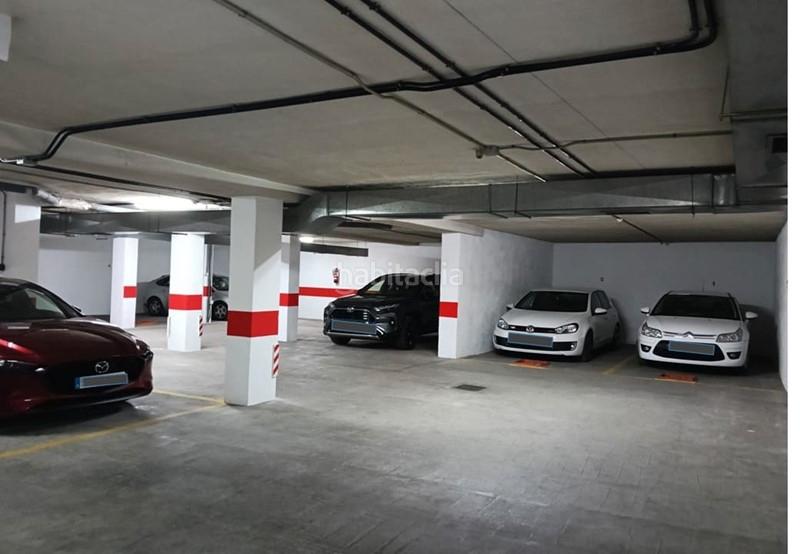 Foto f1e3459e-b09e-4ad9-9f12-557482967df1. Autoparkplatz in calle juan de la cosa 39 in Santa Fe