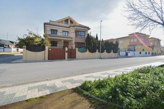 Xalet a Avenida ernesto che guevara 1. Gran chalet independiente en esquina