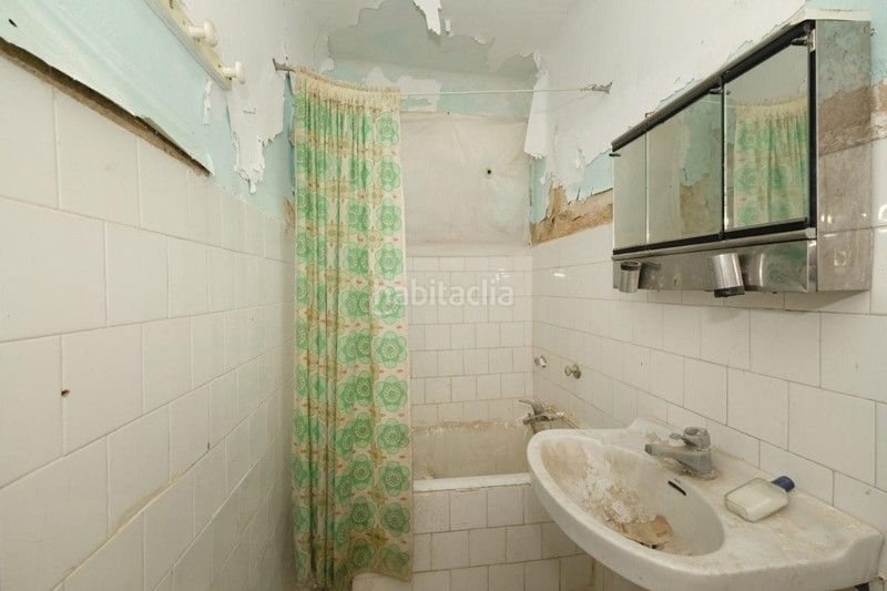 Foto e8f504e1-ccf4-4762-9b7f-fdf68720e524. Casa a calle angosta 7 a Padul
