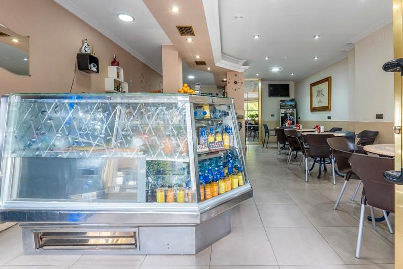 Foto af5fe6fd-ac2b-4929-b235-67121e700bb0. Locale commerciale in plaza del ángel 2 in Barrio de Zaidín Granada