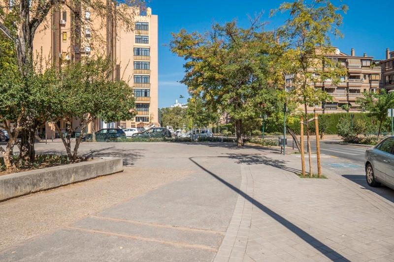 Foto c6e41cab-0263-418f-8c4a-8c029ad451fe. Locale commerciale in plaza del ángel 2 in Barrio de Zaidín Granada