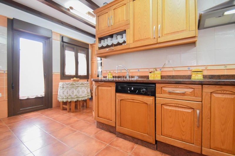 Foto f871d11d-9e0a-49fc-99d1-1d6399e8b6a8. Casa amb aparcament a Jérez del Marquesado