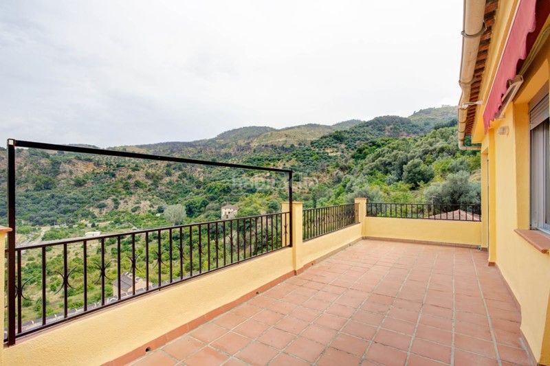 Foto c5b0bbe6-dd18-4ec6-b94e-673f77443a39. Casa a calle real 24 a Pinar (El)