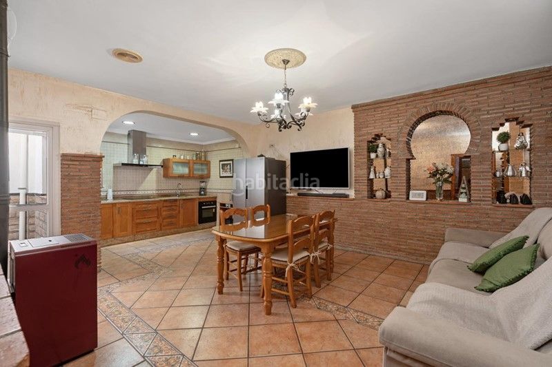 Foto c5b00c32-f7fb-4799-b0f7-4a5d6904b917. Casa a calle leon 5 a Moraleda de Zafayona