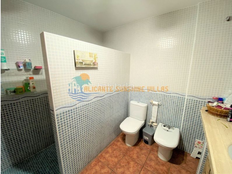 Foto b3240ce7-b6b4-42f7-ba6b-a213c179e810. Casa adossada amb calefacció aparcament piscina a Salinas