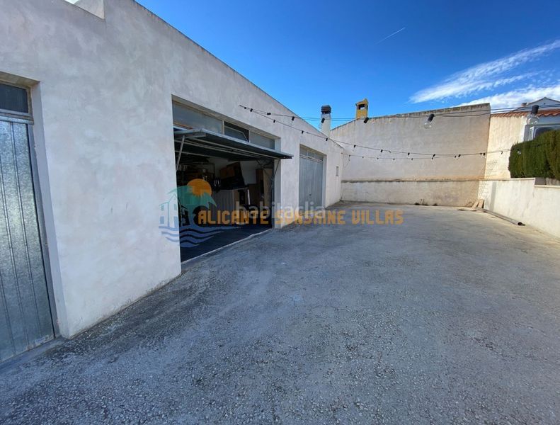 Foto eabf99dd-8f52-4e80-b174-c09b26e62ca4. Casa adossada amb calefacció aparcament piscina a Salinas