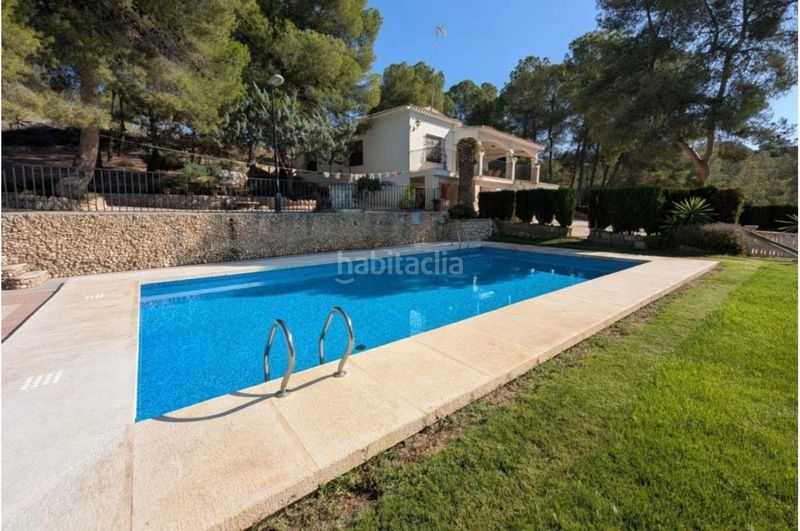 Foto 8c1fc9ce-f9a9-46b8-a2fe-4b98d9e5a448. Xalet amb piscina a Sax