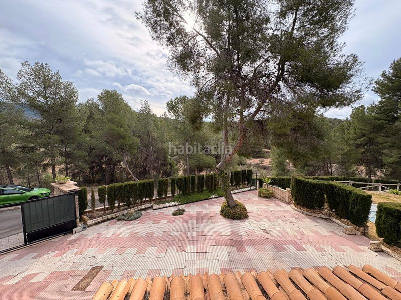 Foto ea3043d6-fa49-49bf-800d-fb8b2c6ffc85. Xalet amb piscina a Sax