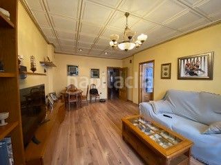 Foto fff2b79b-5dd9-416e-9162-881d419517fa. Casa amb aparcament a Sax