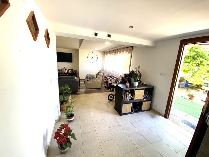 Foto c9f5a6cb-b173-4973-bfe6-edc831585c58. Casa con parcheggio in Sax