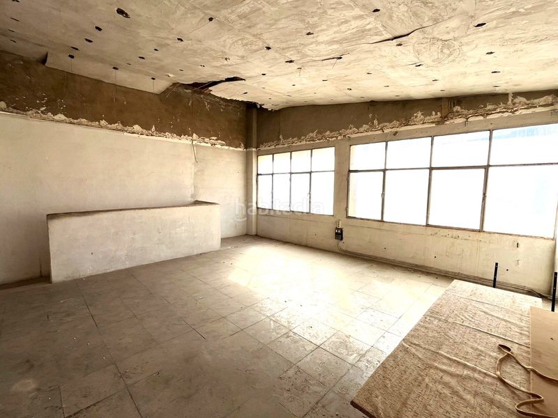 Foto 0f3e57e8-88d3-4b94-9574-300402174763. Edificio in Sax