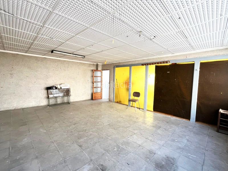 Foto 14ab2983-7b33-4450-812a-413b9c842640. Edificio in Sax