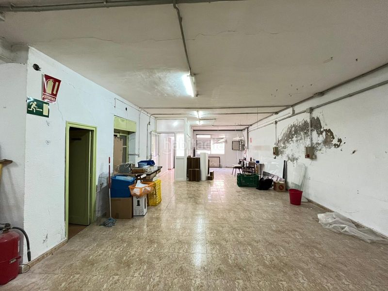 Foto ab749248-31dd-43b6-81e7-c7e1a5a2c3fa. Edificio in Sax