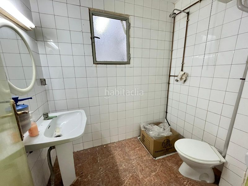 Foto b97e4931-2f7e-4b10-a9c4-cd9c063bac97. Edificio in Sax