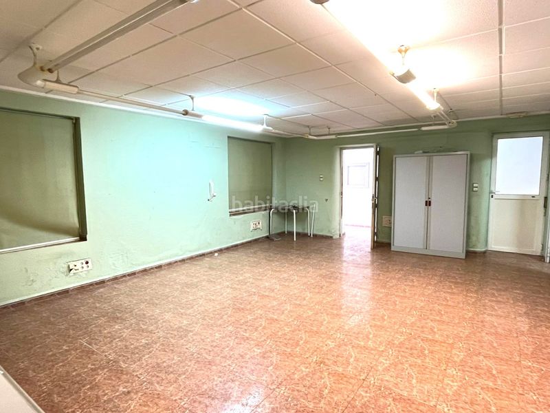 Foto d17239e8-dc35-4e68-903e-71d04b22f72a. Edificio in Sax