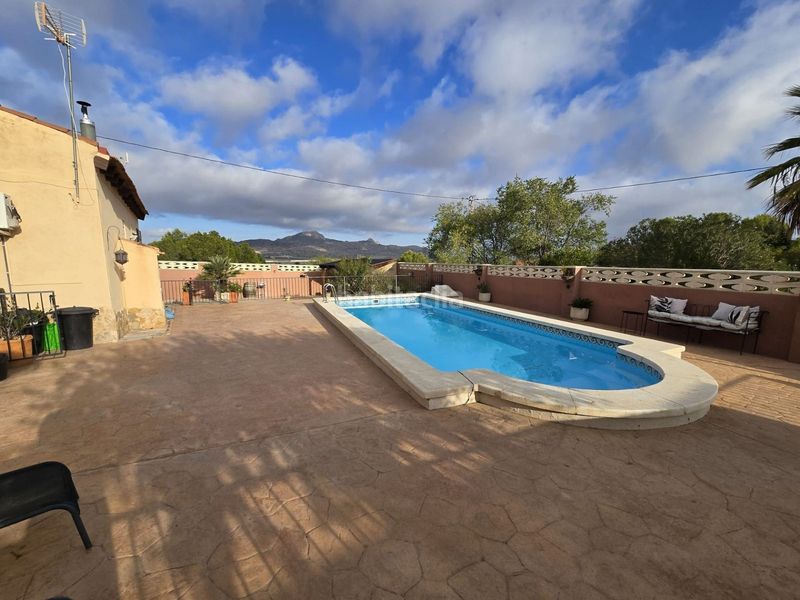 Foto 67f7b9e0-cb8c-4810-8962-a3540356e733. Casa amb piscina a Sax