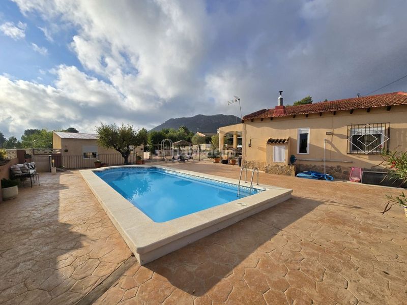 Foto a1c35960-76e6-4888-8af1-f14e0e9bff58. Casa amb piscina a Sax
