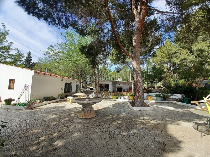 Foto 4f15f56e-76e6-4325-9b94-b715e0cdf1b6. Casa amb piscina a Sax