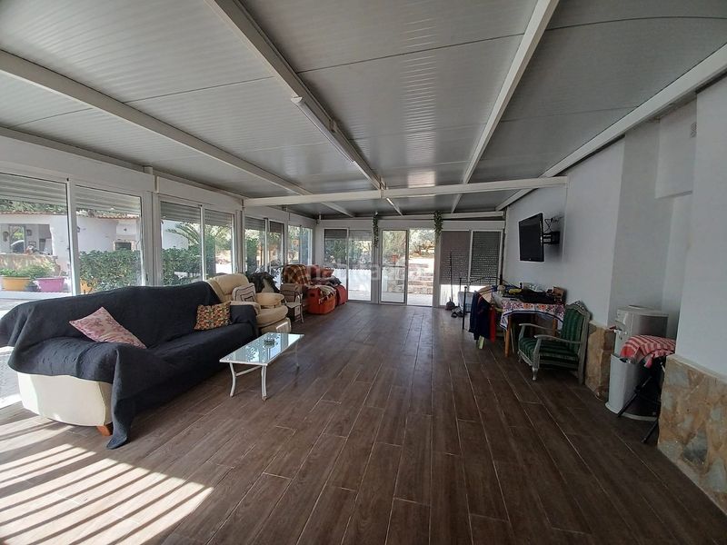 Foto b9abc385-2653-4465-be75-fd801f87675f. Casa amb piscina a Sax