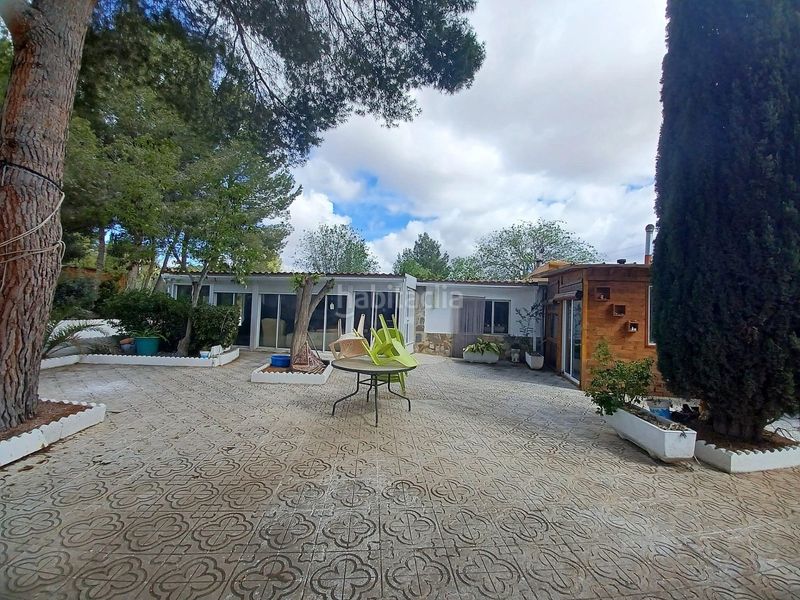 Foto cb72e7a0-191f-4ea4-936f-399775508ed6. Casa amb piscina a Sax