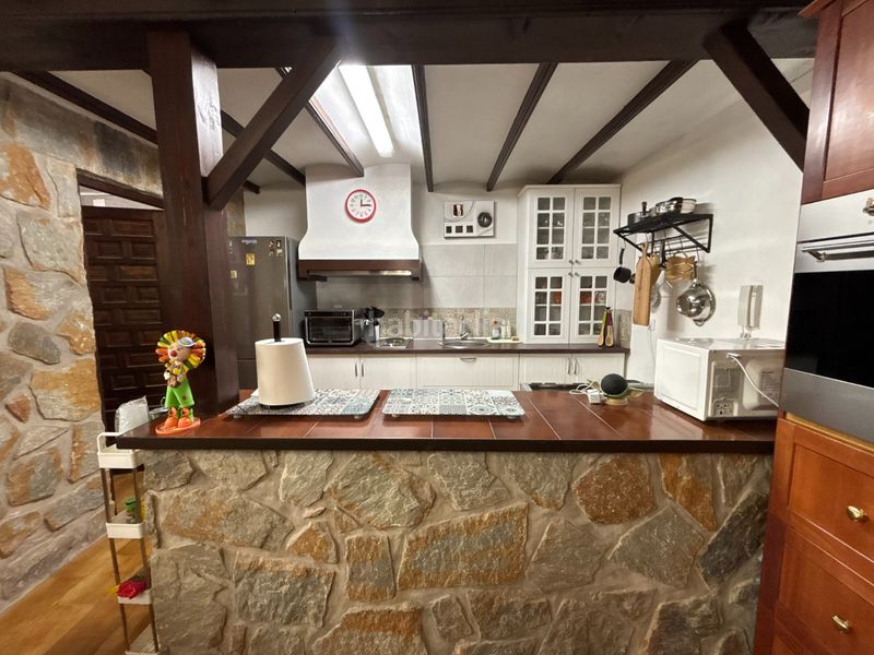 Foto 4e0a9977-bbc6-4f94-978d-67242967a873. Casa amb aparcament piscina a Petrer