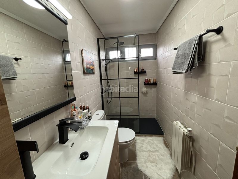 Foto ca6746c2-3462-43aa-a400-48e5e72bf943. Casa amb aparcament piscina a Petrer