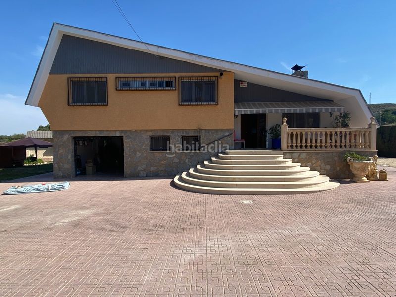 Foto f16c0367-6fac-4000-8761-633c7dca0bf0. Casa amb aparcament piscina a Petrer