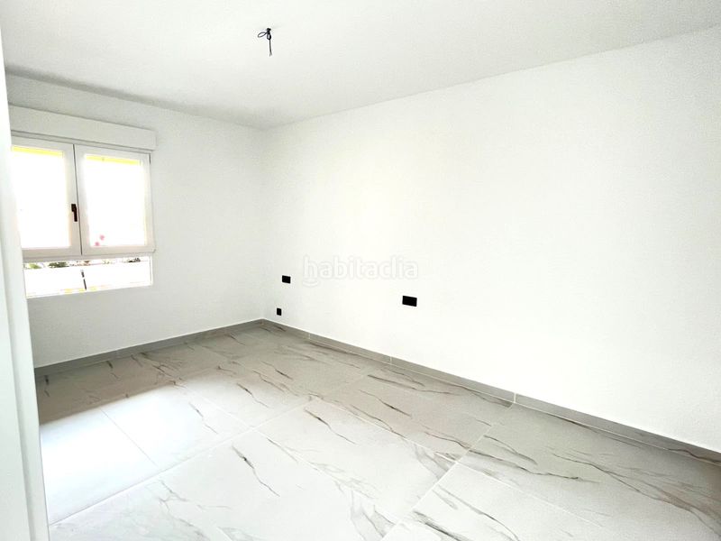 Foto dd527f87-5f5a-47a5-a318-106a1289eef2. Pis amb aparcament a Petrer