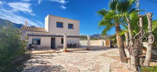 Casa en Romana (la). Hermosa villa de 2 dormitorios con potencial para alojamiento ad