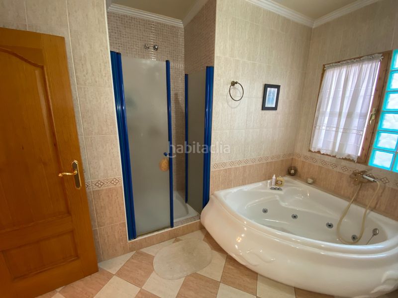 Foto fa44d29b-7f9d-43b0-8e7a-53be413ddbf0. Casa con parcheggio piscina in Sax