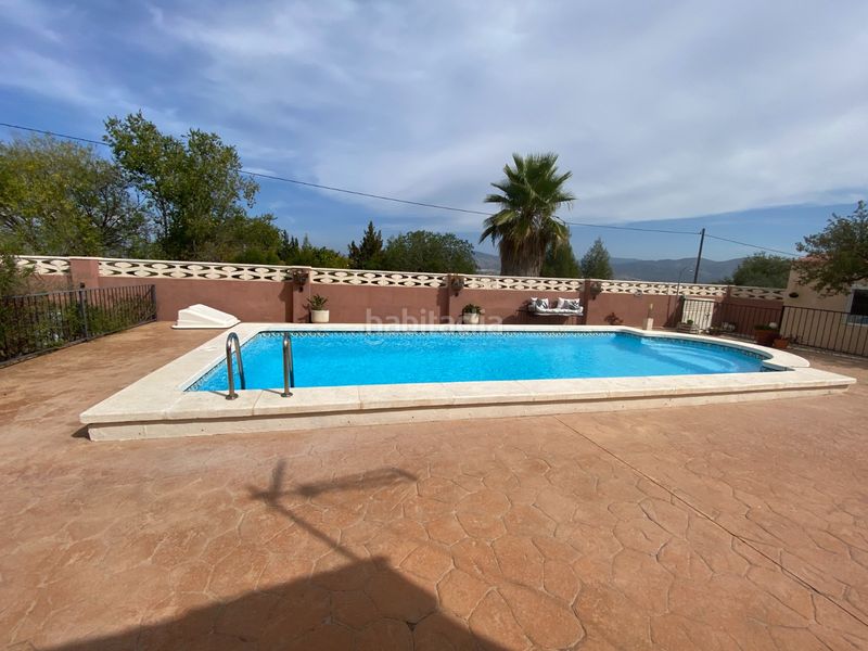 Foto 52236075-c62f-4c04-8c44-c89f155e7b81. Casa amb piscina a Sax