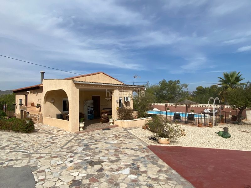 Foto 603bd2fe-9a41-4edf-9e6b-534cc3429304. Casa amb piscina a Sax