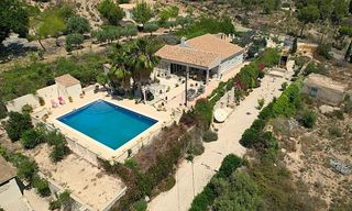 Mas à Pedanías Oeste. Encantadora villa con espectaculares vistas al valle y una parce