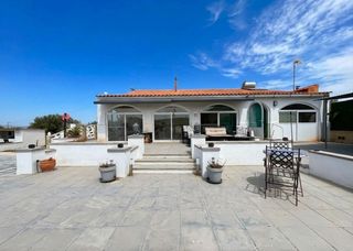 Maison à Sax. Cuando vendí esta propiedad a sus actuales propietarios, me aleg