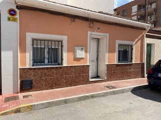House in Sax. Âvaya! quã precioso ejemplo de casa adosada en una ubicaciãn inc
