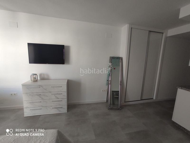 Foto f7e15389-1d64-4b52-b122-f9ee66f983f5. Alquiler estudio edificio chinasol, playade san cristobal en Almuñécar