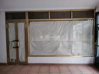 Local commercial  C. cervantes. Tienda en venta en cabra
