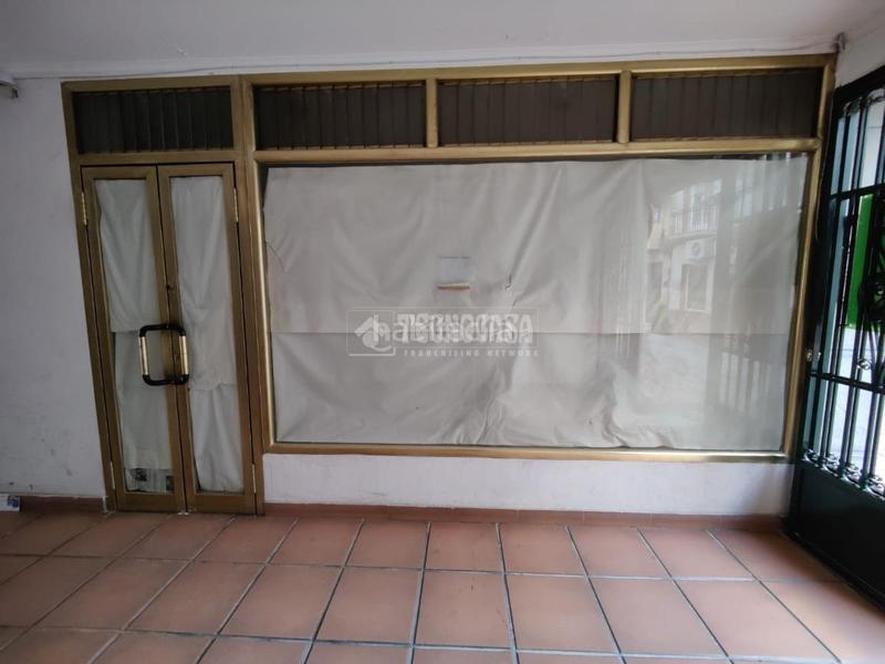 Foto ad9c66ba-fe20-40ae-bbec-37341246d8e7. Business premise in Cabra