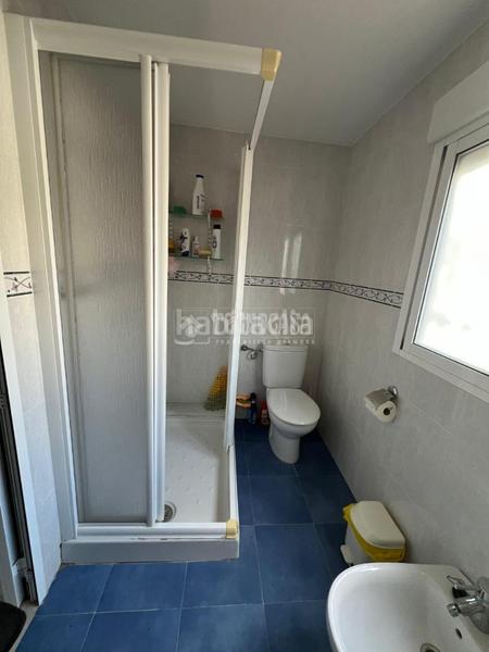 Foto d7e6a357-7b67-4153-bf28-78cf5409bb05. Maison jumelée dans Cabra