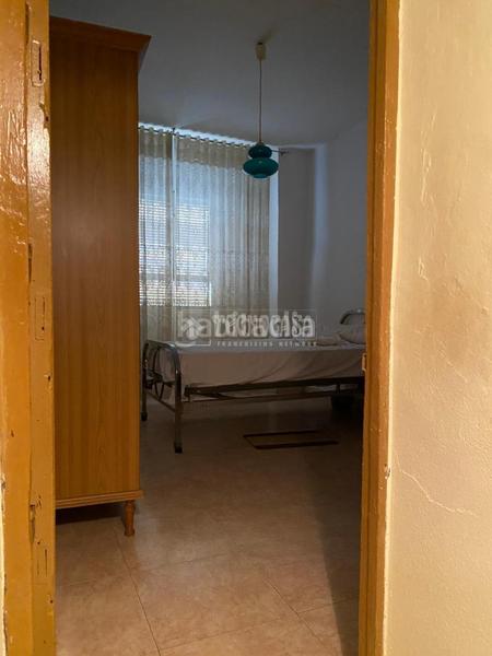 Foto 9b6b998c-90a6-40ea-b583-c5f2e922d444. Towny house with heating in Cabra