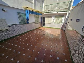 Casa aparellada  Calle jesús obrero. Casa en venta en cabra