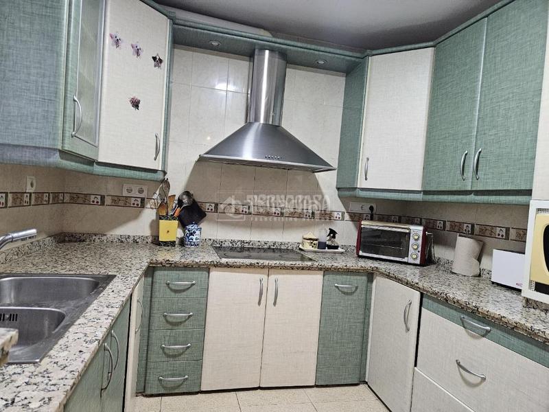 Foto 6f5de533-2c68-4685-b669-18503ab4dfd0. Casa pareada casa en venta en Cabra